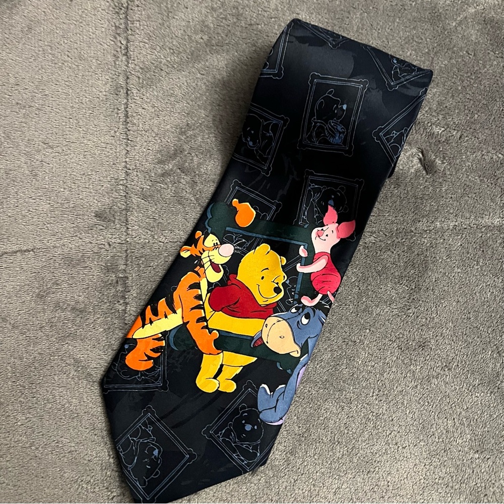 Vintage Winnie The Pooh Tigger Piglet Eeyore Neck Tie